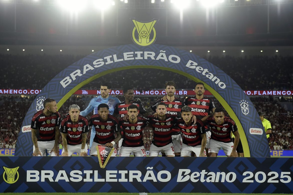 Renovação interrompida: Flamengo estabelece foco nas contratações e ídolo pode sair da Gávea.