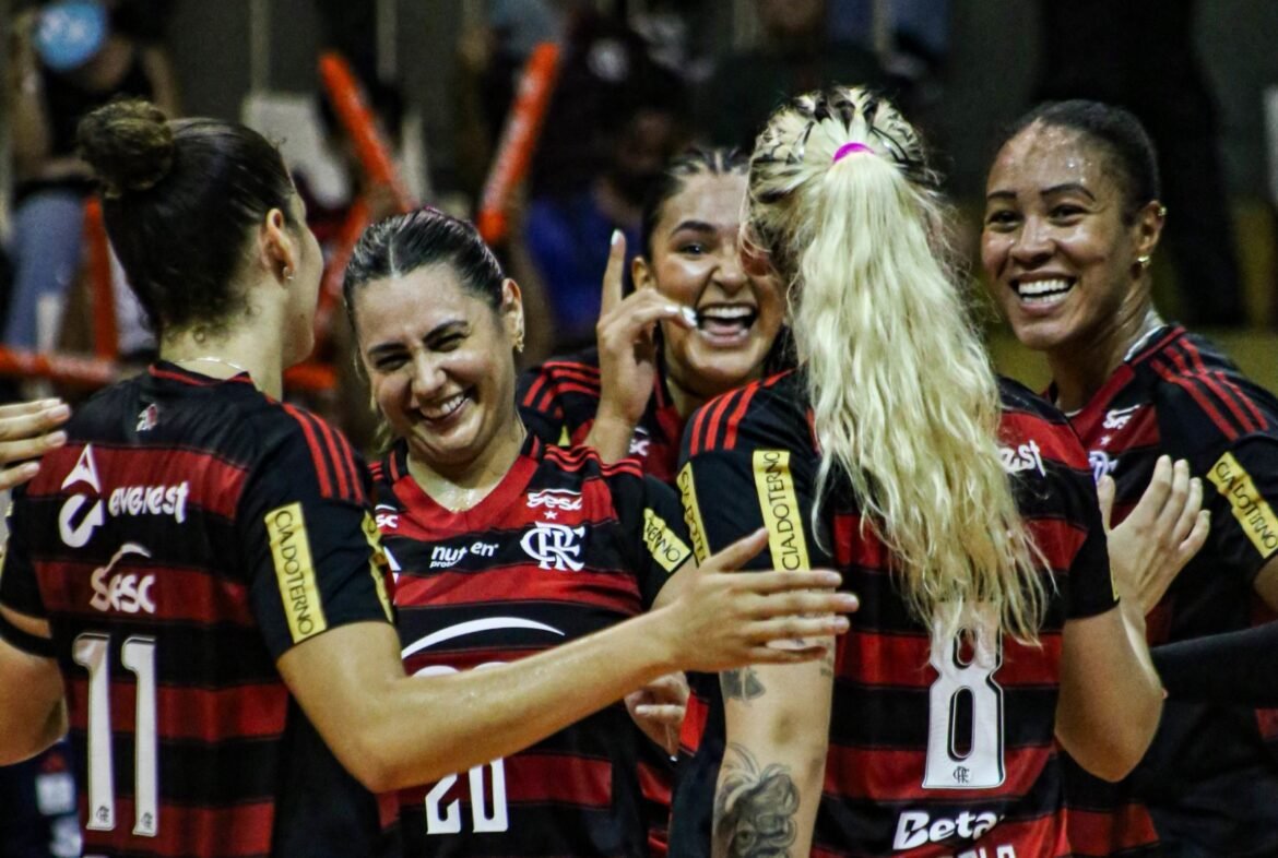 Simone Lee lidera o Sesc Flamengo na vitória sobre o Mackenzie nas quartas de final da Superliga.