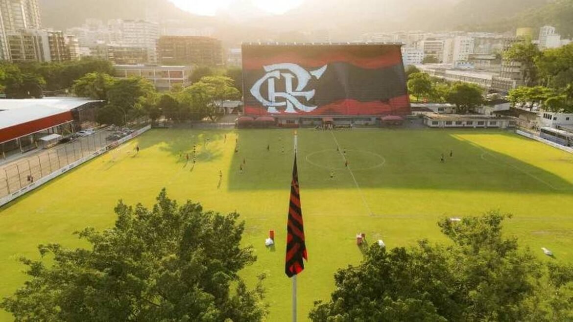 Alberto Mussa apresenta o livro “Flamengo contra todos” com uma análise estatística.