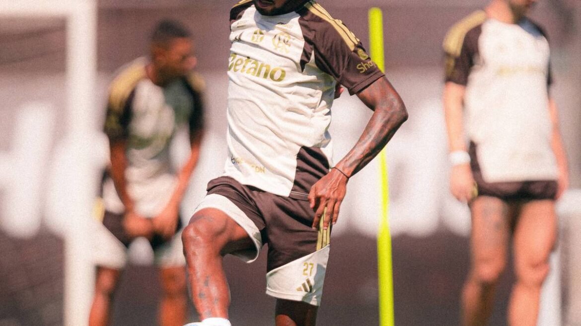 Flamengo busca avançar na competição com o retorno de Bruno Henrique e Everton Cebolinha.