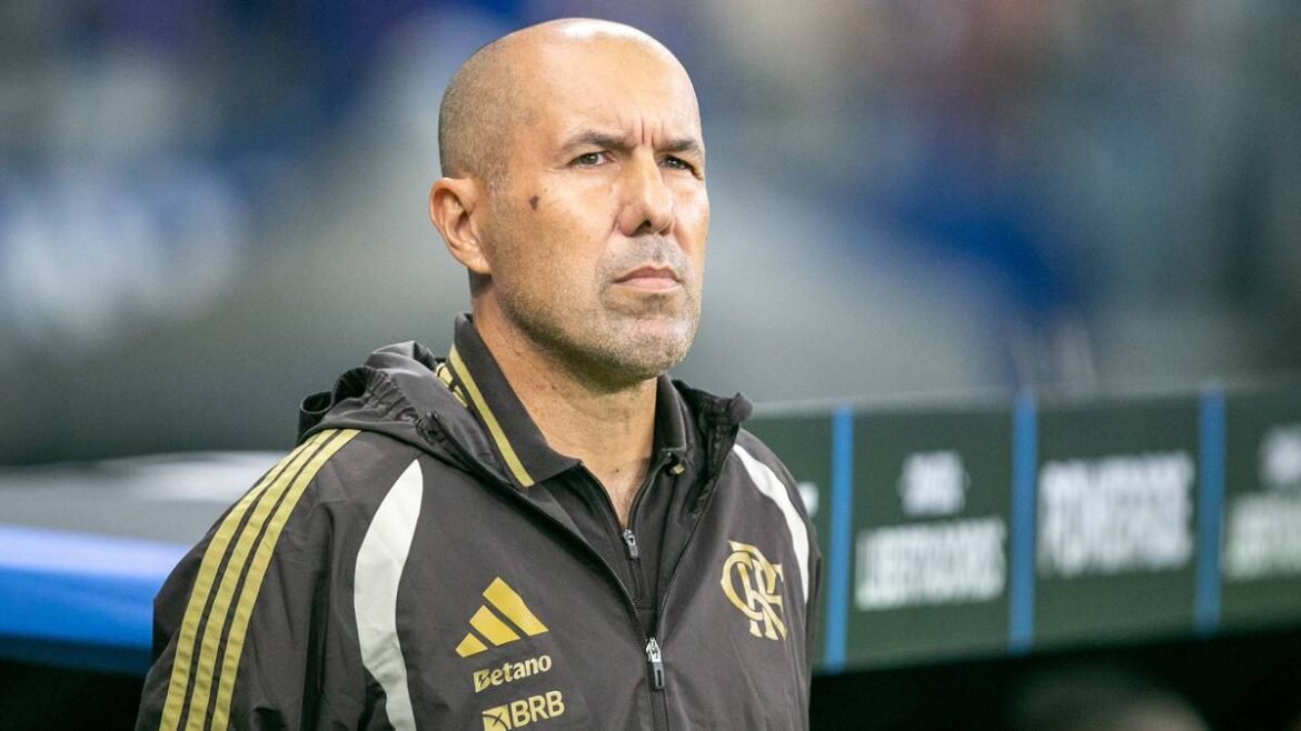 Flamengo e Cruzeiro terminam em empate de 1 a 1, e Jardim solicita foco para o retorno.