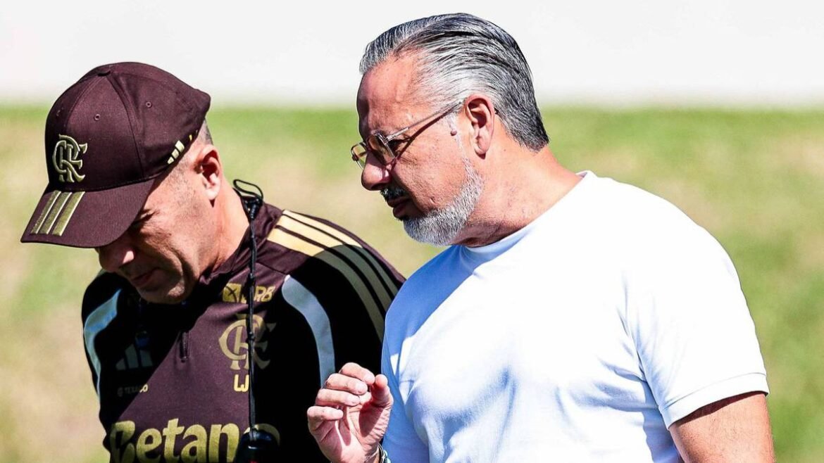 Flamengo está em conversas para contratar Anthony Valencia e busca um acordo com Freitas para reforçar o ataque.