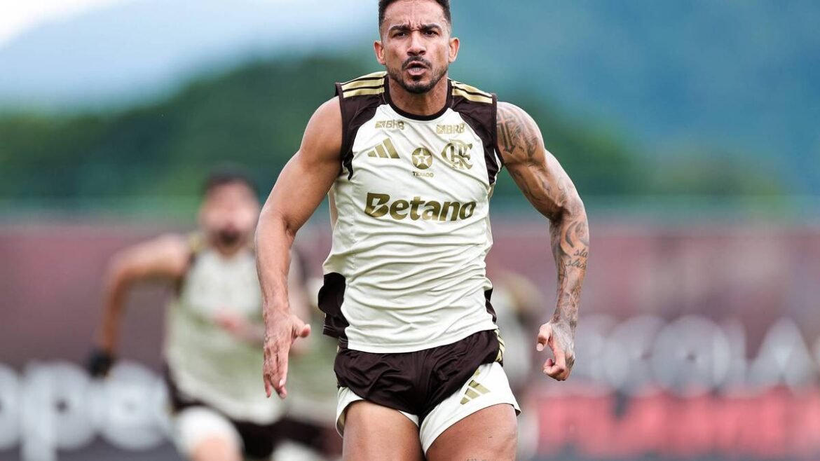 Flamengo foca na renovação de contratos de Danilo e Pulgar para concluir até o final do ano.