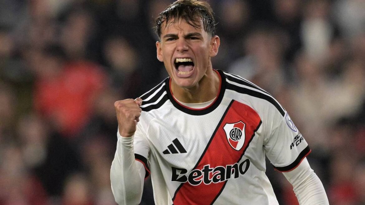 Flamengo pretende contratar Joaquín Freitas do River e foca em novos reforços para a Libertadores.