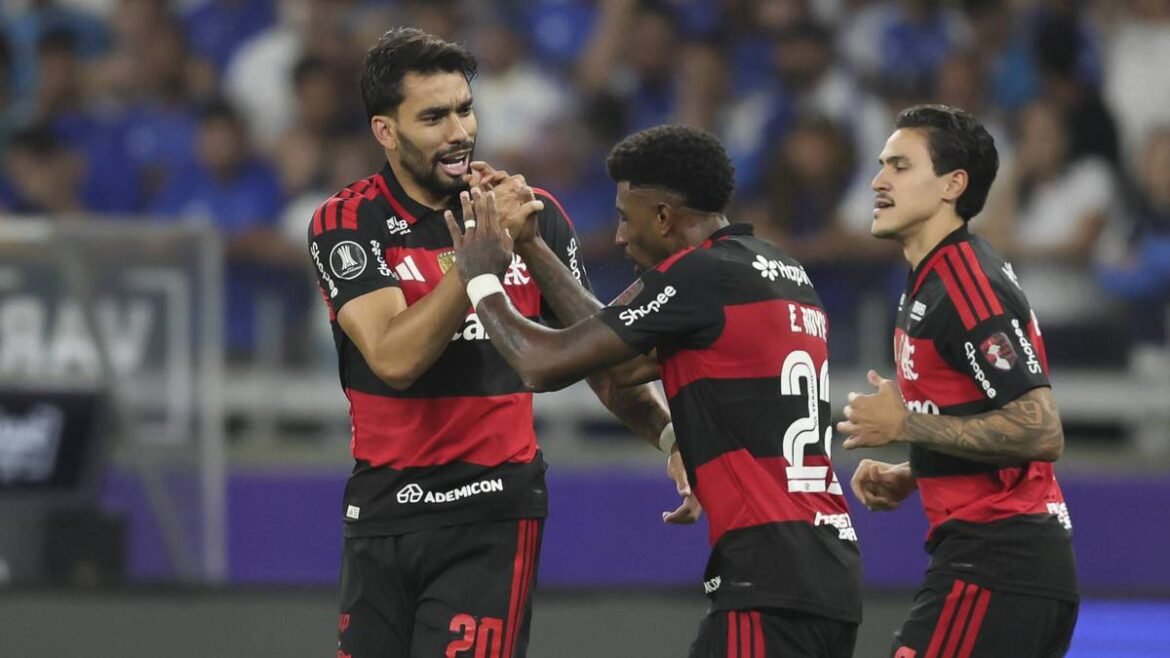 Lucas Paquetá faz gol rápido e Flamengo iguala o placar contra o Cruzeiro em apenas 94 segundos após sua entrada.