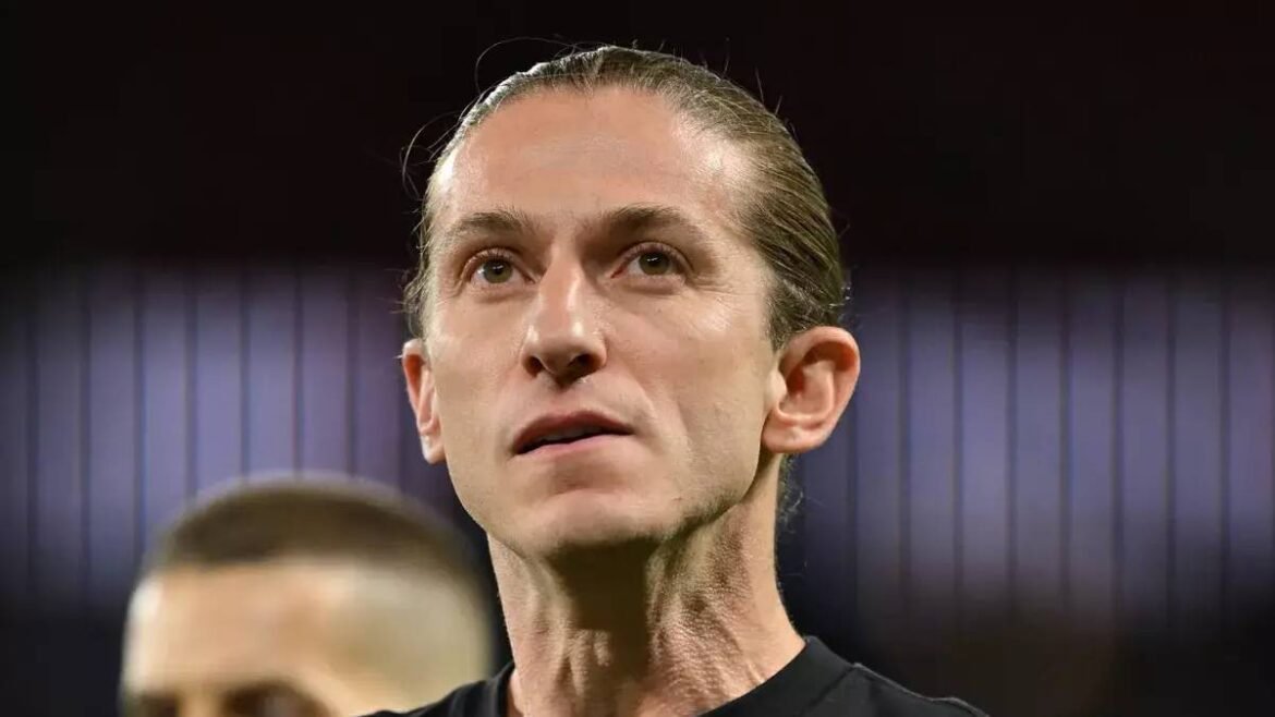 Filipe Luís faz sua estreia no Monaco com três vitórias, incluindo uma sobre o Paris Saint-Germain.