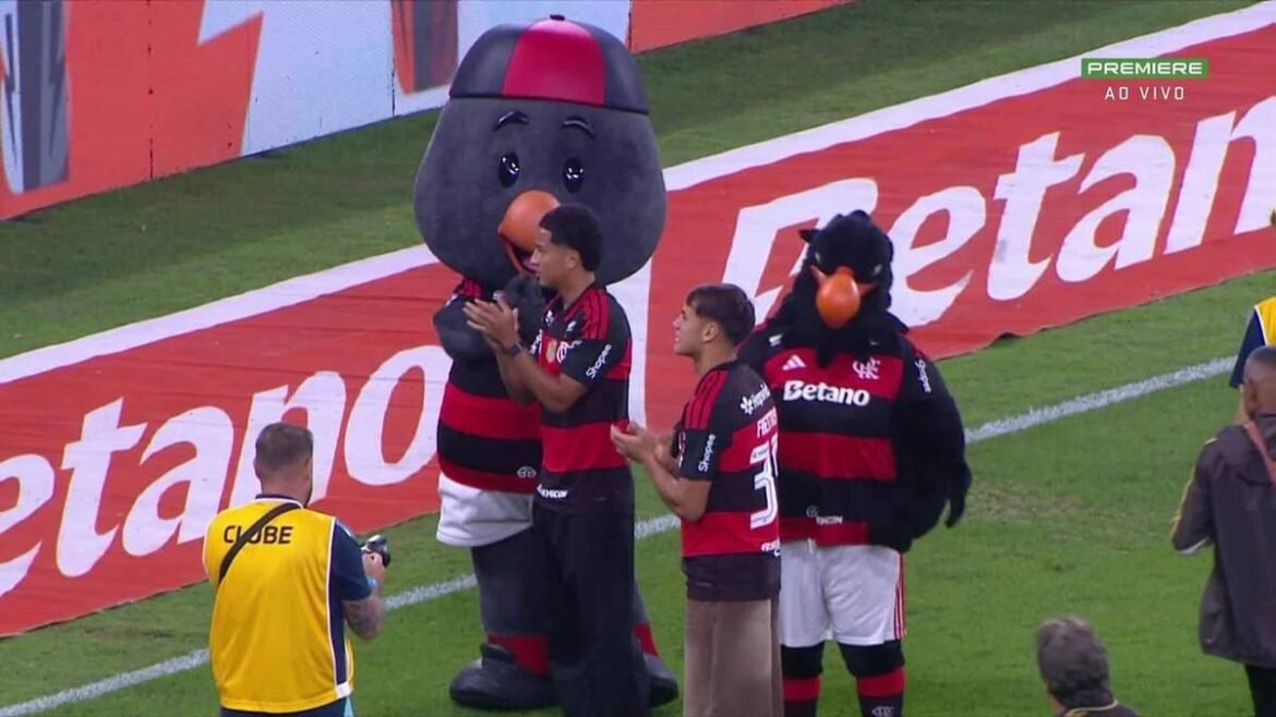 Flamengo apresenta Valencia e Joaquín Freitas enquanto se prepara para a estreia contra o Remo.