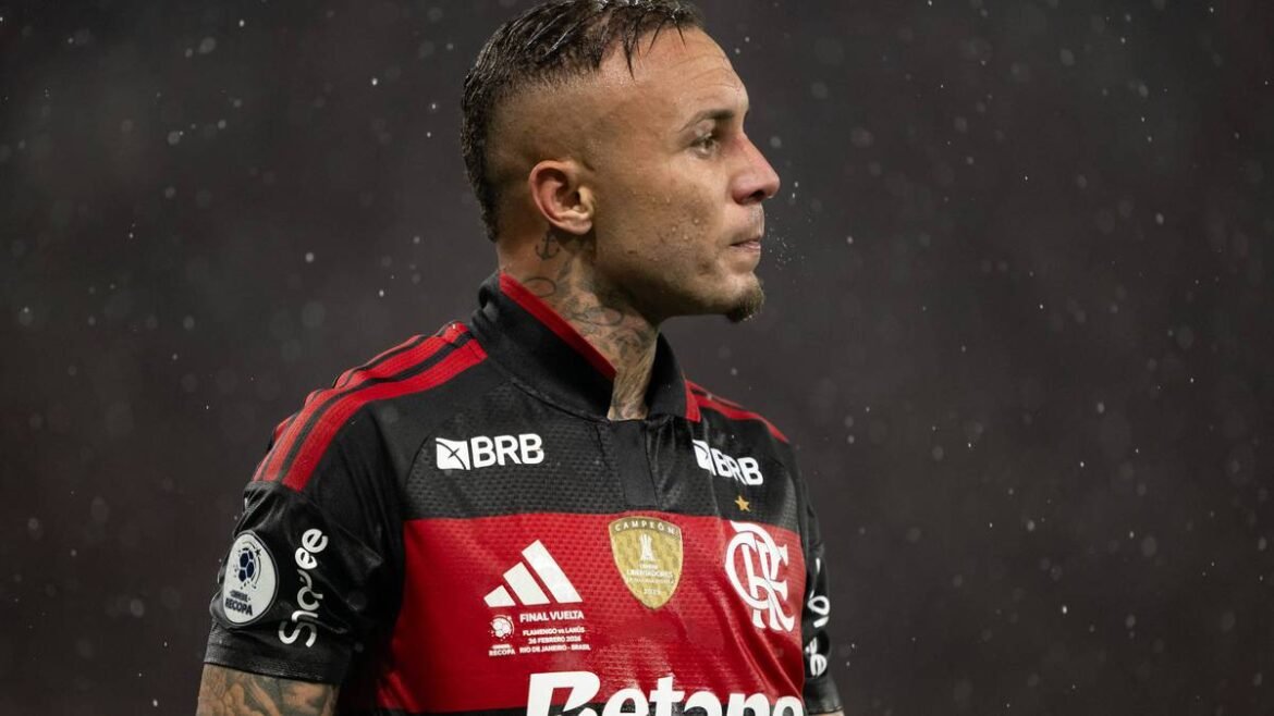 Flamengo autoriza Éverton Cebolinha a negociar possível transferência.