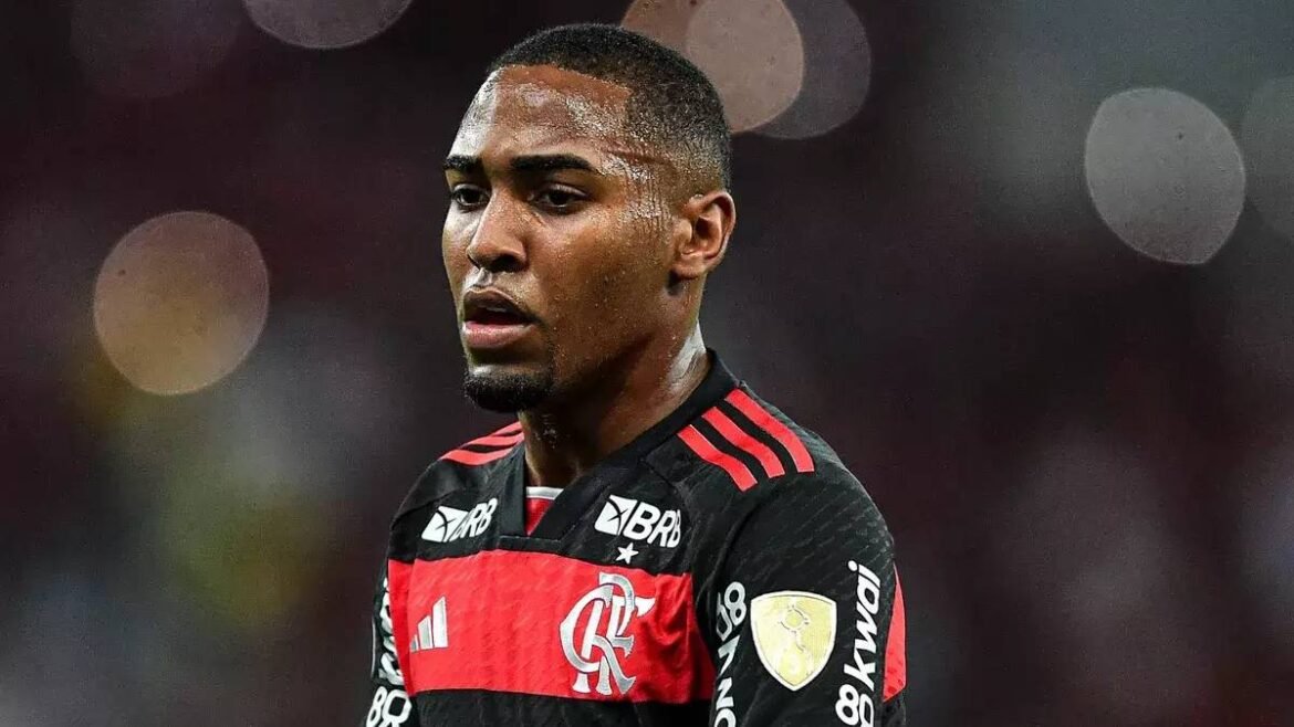 Flamengo busca negociar a saída de Lorran para abrir vagas no elenco.