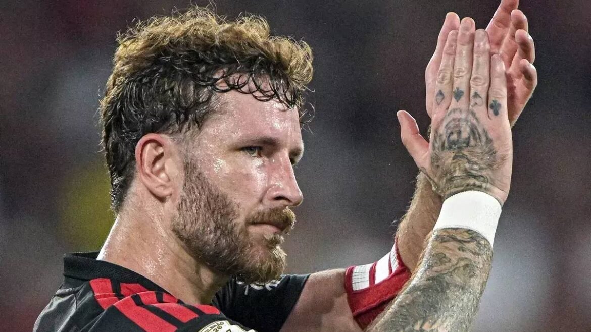 Flamengo deve renovar contrato com Léo Pereira para evitar prejuízos em 2027.