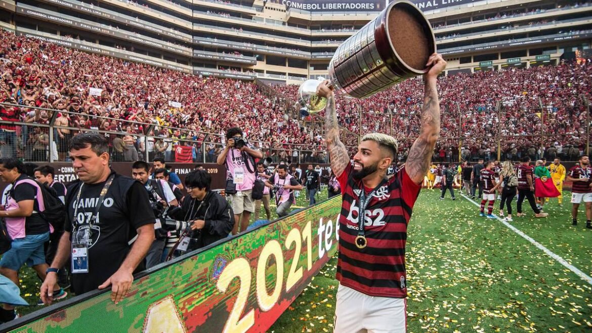 Gabigol expressa desejo de retornar ao Flamengo e comenta sobre a renovação de contrato.