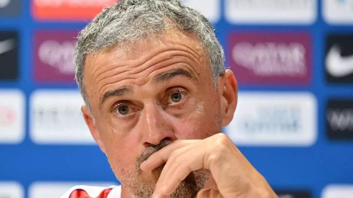 Luis Enrique e Filipe Luís se reencontram no duelo entre PSG e Monaco no Parc des Princes.
