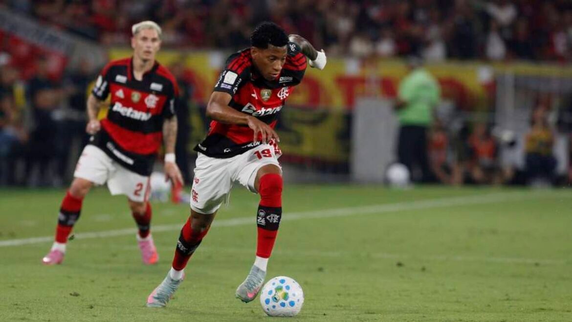 Plata expressa sua tristeza pela saída do Dínamo e reforça compromisso com o Flamengo.